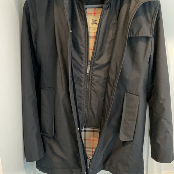 Women’s Burberry coat size xs used but very good condition - Picture 6 of 7